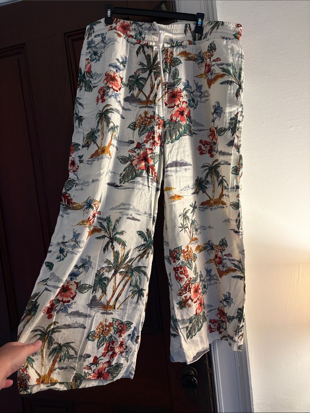 Time and Tru White Tropical-Print Wide Leg Pants